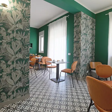 לינה וארוחת בוקר Malu -